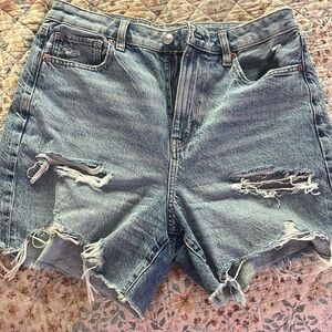 American Eagle baggy mom shorts
